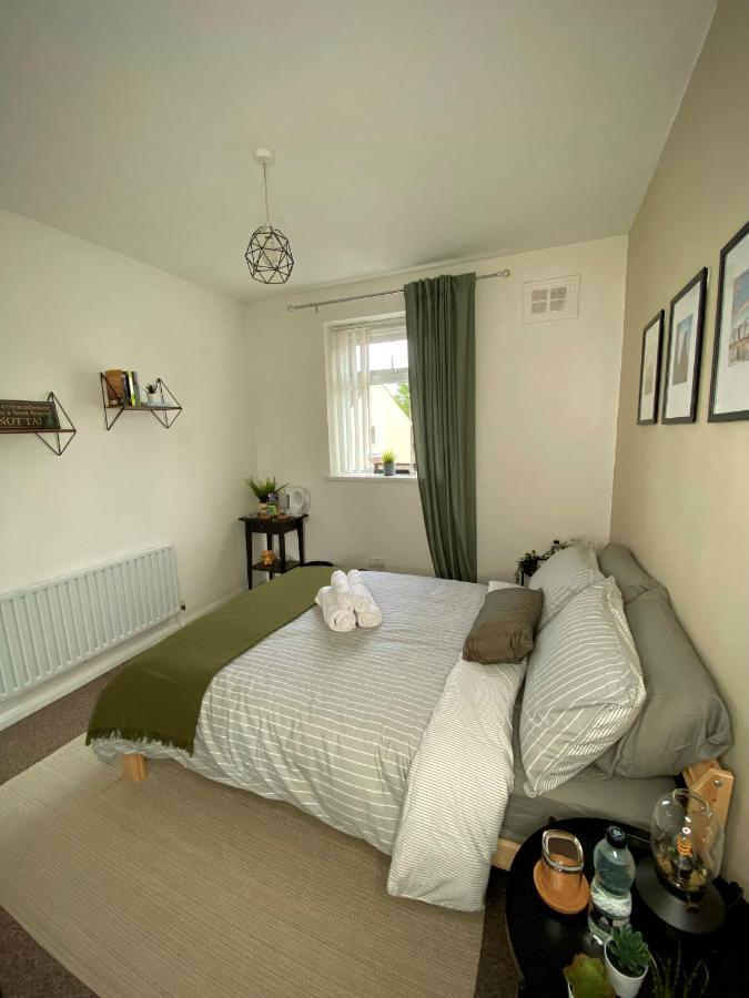 בלפסט Cheerful And Cosy Double Room מראה חיצוני תמונה